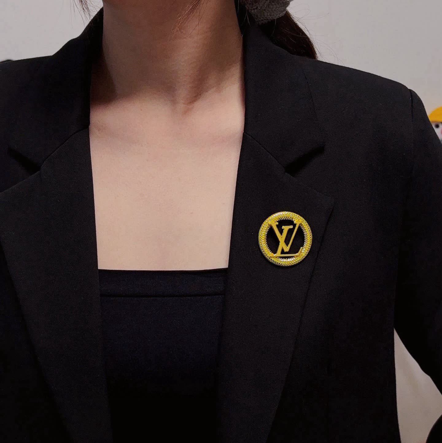 Louis Vuitton Brooch - Gold 'LV' Logo